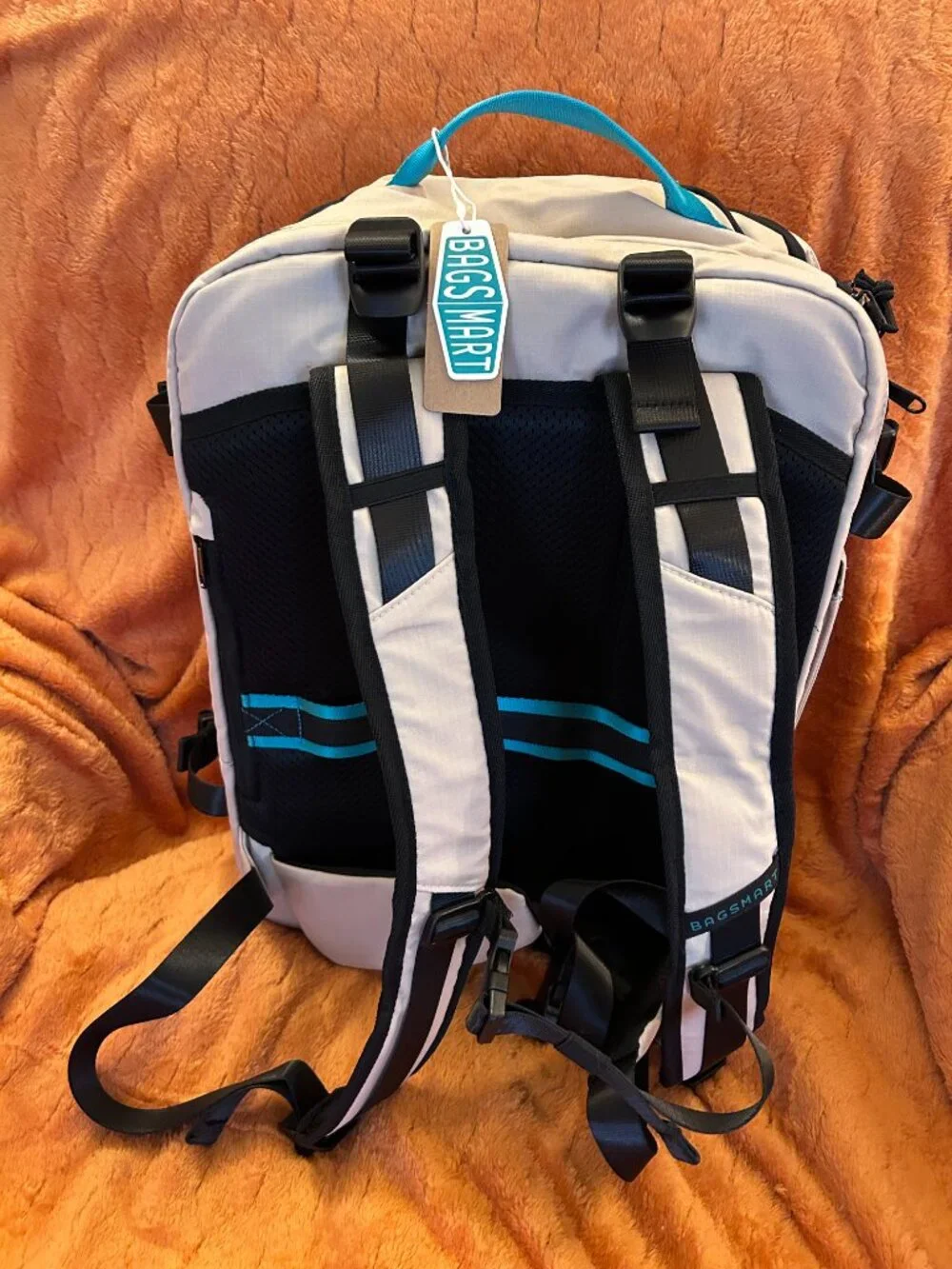 NWT Bagsmart Blast Elite 22L Backpack Khaki Tan Everyday Travel